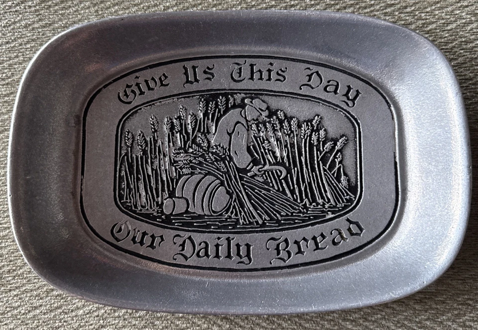Bandeja de peltre de pan diario Wilton Give Us This Day de colección hecha en EE. UU. Foto 1 de 3