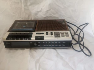 Radio réveil AM/FM General Electric vintage lecteur cassette modèle 7-4956B FONCTIONNE - Photo 1/6