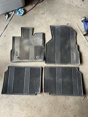 Juego de 4 alfombrillas GM OEM negras para todo clima 10-17 GMC Terrain 22832330 22793574 Foto 1 de 4