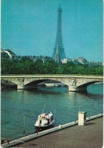 LA TORRE EIFFEL a Parigi, Francia: 1962 Cartolina ~ Veduta dalla Senna (#2297) - Foto 1 di 2