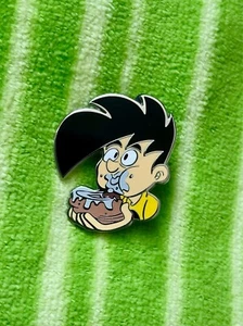 Pinny Arcade PAX 2015 Cinnamon Roll Gabe Pin Cinnagabe Ultra Rare Chase - Picture 1 of 1