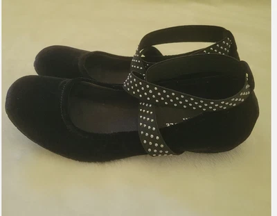 KENNETH COLE Negro Terciopelo Ballet Pisos 9.5 Tachonados Elásticos Correas para el Tobillo Cómodas Foto 1 de 4