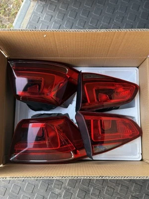 Luz trasera interior del lado derecho del pasajero OEM 2015-2017 Volkswagen Golf GTI Foto 1 de 3