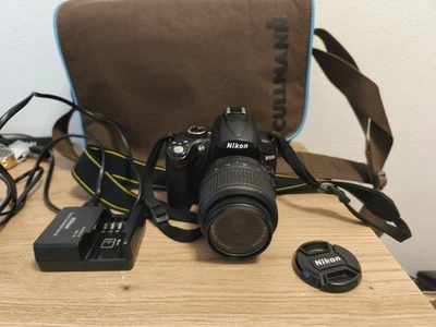 Nikon D5000 Digitalkamera AF-S 18-55mm DX G VR Spiegelreflexkamera - Bild 1 von 4