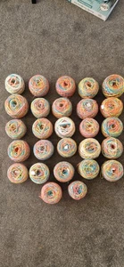 27 X 100G 280m 100% Acrylic Yarn Cakes - Picture 1 of 4