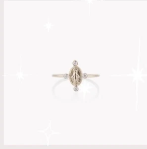 Mother Mary Diamond Ring with 14k yellow gold frame - Picture 1 of 6