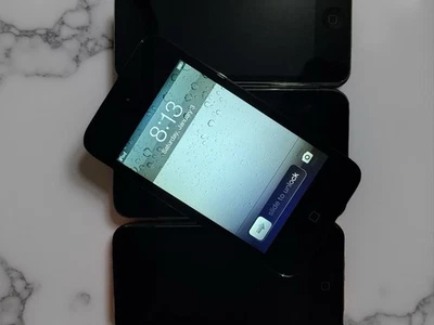 Lot 4 Apple iPod Touch 4th Gen 8GB – Fully Working – Tested – Clean Bundle A1367 - Image 1 of 4