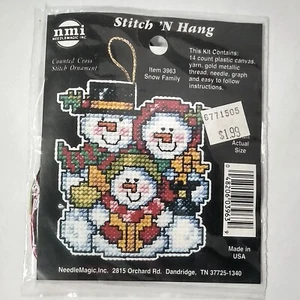 NMI Stitch N Hang Kreuzstich Ornament Kit Snow Family #3963 - Bild 1 von 8