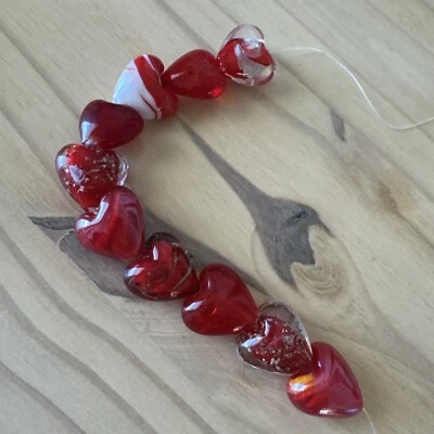 10 RED MIXED BEAUTIFUL  LAMPWORK HEART BEADS 20mm - Assorted  DIY JEWELRY MAKING - Image 1 of 4