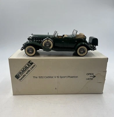 Danbury Mint Silver 1932 Cadillac V-16 Sport Phaeton - Image 1 of 4