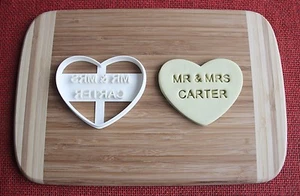 Cortador de galletas de compromiso personalizado de Mr and Mrs para boda estampado de galletas relleno de pastel - Imagen 1 de 1