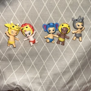 Twosies Babies  Figures Mini Dolls Toy lot 5 - Picture 1 of 12