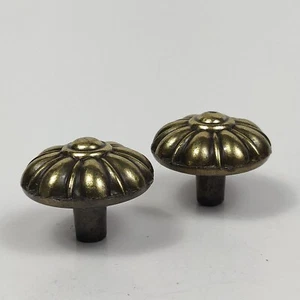 2 Brass Flower Knobs Vintage Hardware French Provincial Drawer Pull N2550 - Picture 1 of 8