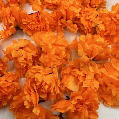 Calêndula de seda artificial 50 peças cabeças de flores de outono ideais para projetos de artesanato - Imagem 1 de 4