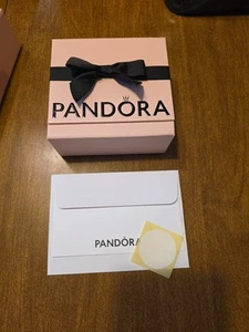 Pandora Geschenkbox mit Schleife, Karte und Sticker - Bild 1 von 5