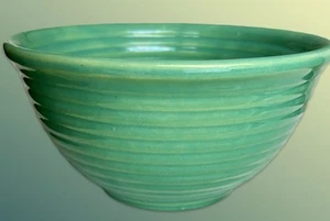 Vtg Bauer 1940 Mixing Bowl #20 Jade Green Medium Size Beehive Pattern  EVC - Picture 1 of 4