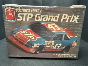 Vintage Ertl 1990 Richard Petty AMT STP Grand Prix 1/25 Model Kit 6728 NOS USA - Bild 1 von 8