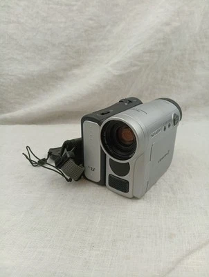 Sharp Viewcam VL-Z1U Mini DV Camcorder With Battery PARTS ONLY UNTESTED - Image 1 of 4