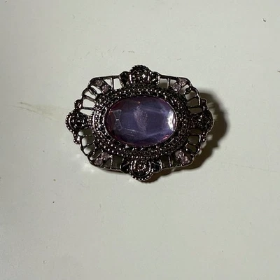Broche Gema Púrpura Ovalado Estilo Vintage Diseño Filigrana Ornado Tono Plata Foto 1 de 3