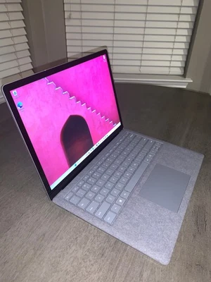 Microsoft Surface Laptop 5 13.5" Táctil i7-1255U 16GB 512GB SSD 11PRO Plateado Foto 1 de 4