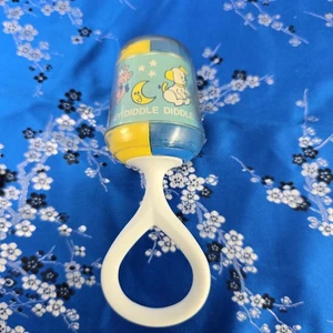 1982 The First Years Hey Diddle Nursery Rhyme Plastic Baby Toy Rattle - Picture 1 of 12