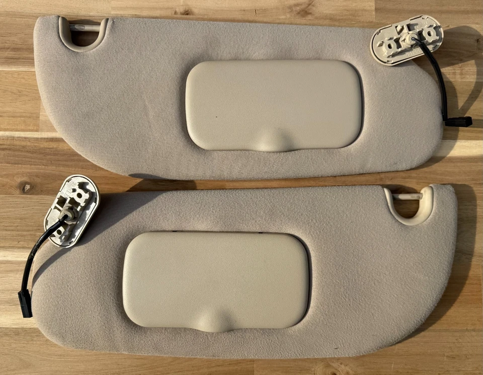 03-05 Lincoln Aviator Ford Explorer Beige/Tan Driver & Passenger Sun Visors OEM - Image 1 of 3