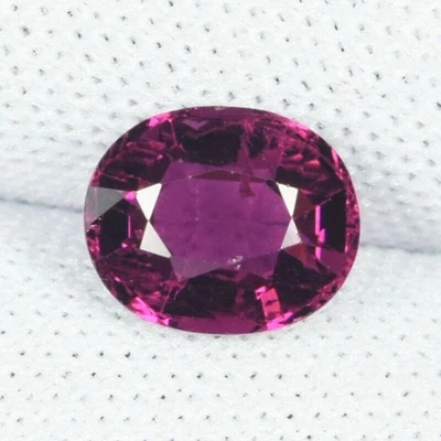1.17 ct LUSTROUS   NICE PINK  NATURAL TOURMALINE / Rubelite - Oval See Vdo RC - Image 1 of 3