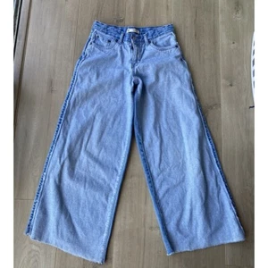 Levi's Big Girls Sz 12 94" Baggy Wide Leg Two Tone Denim High Rise Jeans Frayed - Picture 1 of 9
