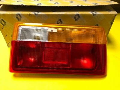 Renault R9 RH Tail light Lamp Lens Feu arrière luz trasera genuina NOS Foto 1 de 4