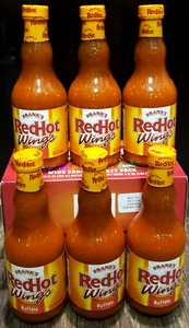 Lote 6 botellas de salsa Frank's Buffalo RedHot Red Hot Wings 12 oz cada una = 72 oz - Imagen 1 de 2