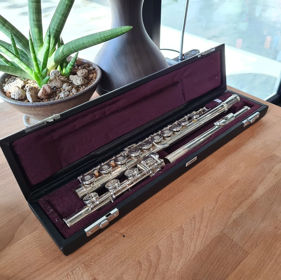 YAMAHA Querflöte YFL-382 mit Koffer YFL382 aus Japan NEU - Bild 1 von 1