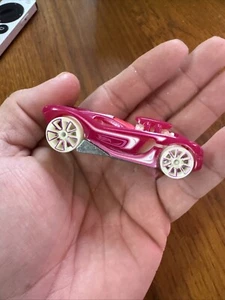 2013 Hot Wheels 2003 16 Angels Pink Diecast 1:64 Scale - Picture 1 of 16