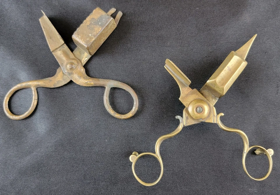 Antiguo Lote De Colección de 2 Cortador de Mechas de Latón Tampón Tijeras Recortadora Herramienta Foto 1 de 4