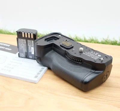 PENTAX D-BG8 Battery Grip for K-3 Mark III Black W/ Battery Japan [Mint] #1206 - Image 1 of 4