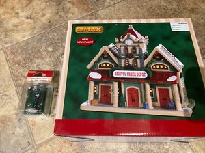 Lemax- Bristol Creek Train Depot  & Conductor Holiday Village Lighted Lot - Picture 1 of 7