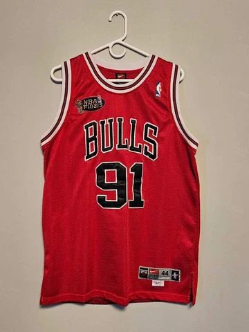 Chicago Bulls NBA Finals Dennis Rodman Authentic Away Jersey size 44 Red Cover