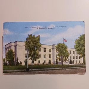 Postkarte Cheyenne Wyoming Oberster Gerichtshof und Gebäude der Staatsbibliothek verschickt 1951 - Bild 1 von 10