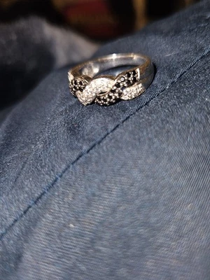 Natural Diamond Ring 1/6 CT TW Black & White In Sterling Silver 925 - Image 1 of 4