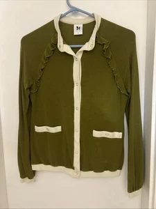 Women’s Nanso Snap Front Live Green Long Sleeve Top Finland Ruffle Accent - Picture 1 of 5