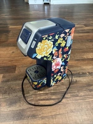 PIONEER WOMAN FIONA FLORAL SINGLE SERVE COFFEE MAKER FLEX BREW K-CUP - Image 1 of 4