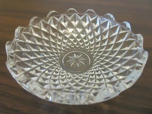 VINTAGE SMALL CRYSTAL BOWL -- MADE IN ITALY -- 10 CM X 3 CM (4" X 1 3/16") -- - Picture 1 of 4