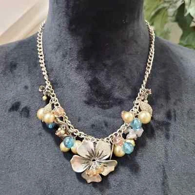 Gargantilla collar llamativo vintage de cuentas de resina con flores de perlas para mujer Foto 1 de 4