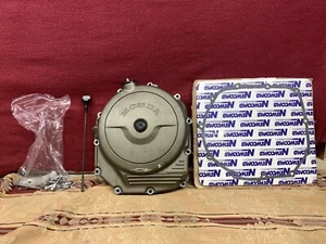 1997-2003 97 03 Honda CBR1100 Blackbird Clutch Cover w gasket kit - Picture 1 of 13