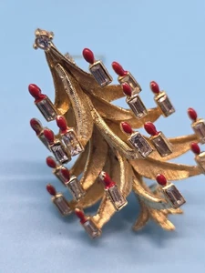 SPILLA ALBERO DI NATALE TRIFARI VINTAGE SPILLA CANDELE 3D METÀ SECOLO MODERNA RARA HTF - Foto 1 di 10