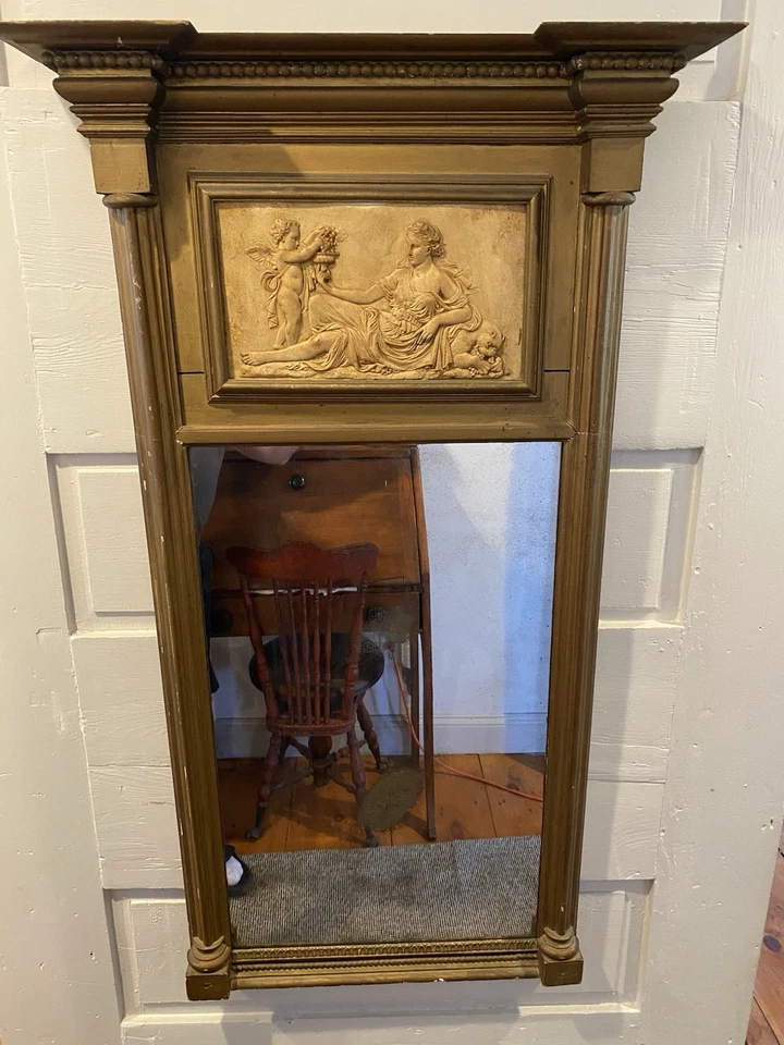 Espejo Federal Giltwood Trumeau, relieve clásico, vidrio de mercurio ondulado c.1800-25 Foto 1 de 4