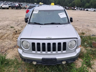 Jeep Patriot ECM 2011 módulo de control electrónico 2,0 L usado 145 k millas Foto 1 de 4