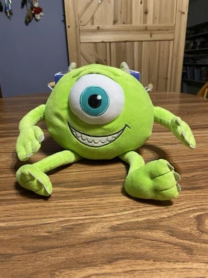 Peluche Disney Pixar Kohl’s Cares Monsters Inc Mike Wazowski 12” Foto 1 de 3