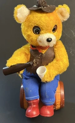 ¡FUNCIONA! Oso bebedero vintage de los Alpes/IWAYA Corp en barril a batería JAPÓN Foto 1 de 4