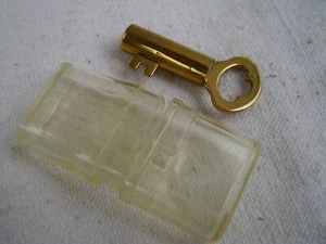 Encendedor vintage llave dorada 1,5 pulgadas - Imagen 1 de 6