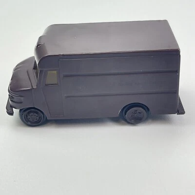 Camión de reparto de plástico P 600 UPS 1977 United Parcel Service sin caja Foto 1 de 4